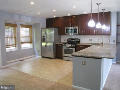 9502 Poplar Leaf Ct, Fairfax, VA 22031 - photo 3