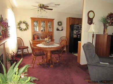 401 Cambridge Manor Dr, Schenectady, NY 12302 - photo 6