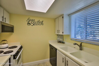 Bent Palm - kitchen 1