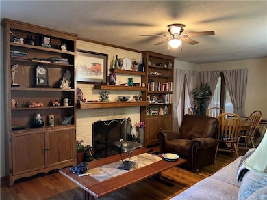 249 N Randolph Ave, Clarksville, IN 47129 - photo 3