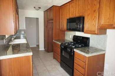 422 E 14th St, Upland, CA 91786 - photo 2