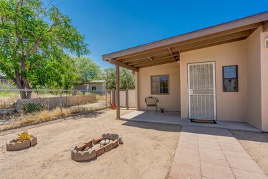 Front Patio & Entrance