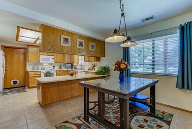 4092RiverviewDrive_001