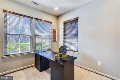 20396 Codman Dr, Ashburn, VA 20147 - photo 5