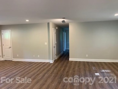 232 W Edison Dr, Statesville, NC 28625 - photo 4