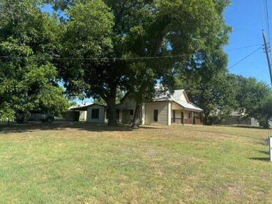 803 N Ash Terrace, Springtown, TX 76082 - photo 4