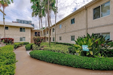 8607 SW 68th Ct unit 26, Pinecrest, FL 33156 - photo 2