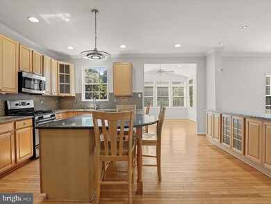 5637 Compton Ln, Sykesville, MD 21784 - photo 4