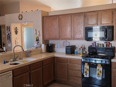 21224 Vidal Ct, Apple Valley, CA 92308 - photo 7