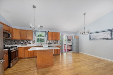 153 River St, Woonsocket, RI 02895 - photo 4