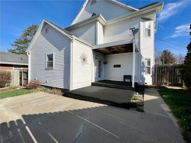 515 S 8th Ave W, Newton, IA 50208 - photo 5