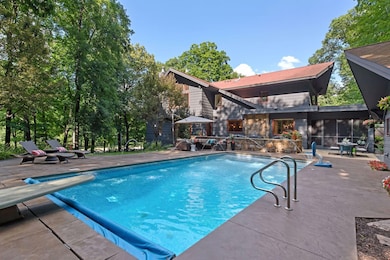 20895 Spencer Ln, Excelsior, MN 55331 - photo 2