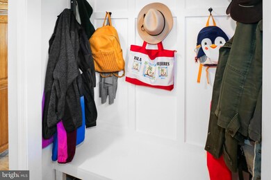 1980 Mayflower Dr, Woodbridge, VA 22192 - photo 3