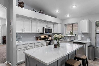 008__2111 E Rawhide St