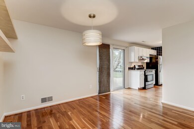 9013 Blue Pool, Columbia, MD 21045 - photo 6