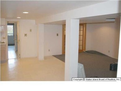 unlisted-address, Staten Island, NY 10306 - photo 4