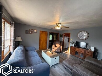 107 Turner Ave, Wever, IA 52658 - photo 4