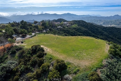 24931 Thousand Peaks Rd, Calabasas, CA 91302 - photo 2