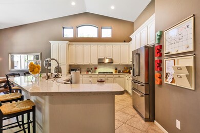 382 W Vinedo Ln, Tempe, AZ 85284 - photo 2