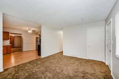 002-photo-living-room-14205637