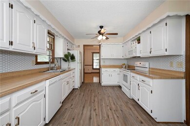 6430 Acuff St, Shawnee, KS 66216 - photo 3