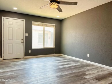 2726 E Willetta St unit 2, Phoenix, AZ 85008 - photo 5