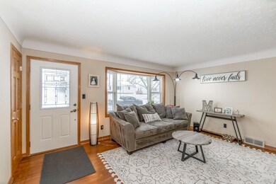 1286 Scott Ave, Waterloo, IA 50701 - photo 4