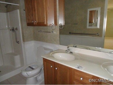 22 Gray Wolf Ln, Hendersonville, NC 28792 - photo 7