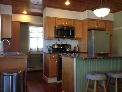 Kitchen 2.jpg