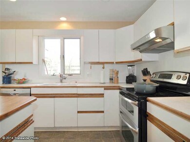 318 Seaside Dr, Jamestown, RI 02835 - photo 7