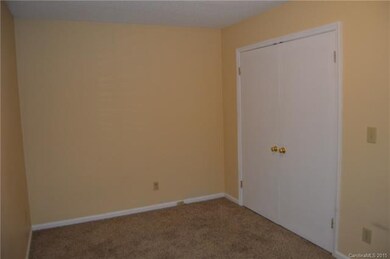 643 W Sharpe St, Statesville, NC 28677 - photo 5