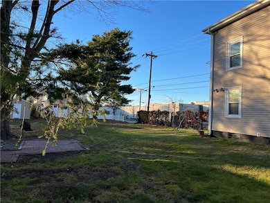 784 York Ave, Pawtucket, RI 02861 - photo 3