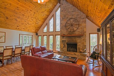65 Deer Spring Rd - Tour Resize 06