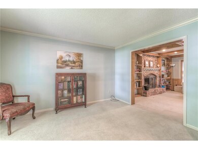 9242 Twilight Ln, Lenexa, KS 66219 - photo 4