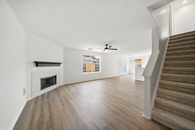 8922 Lakeworth Dr, Houston, TX 77088 - photo 7