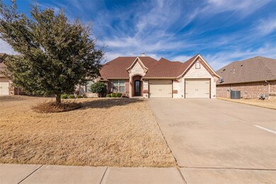402 River Bank Ln, Granbury, TX 76049 - photo 2