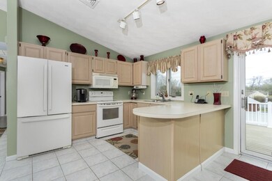 13 Cherry St, Saugus, MA 01906 - photo 2