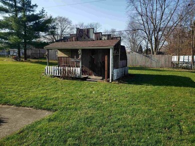 813 Hazel St, Auburn, IN 46706 - photo 6