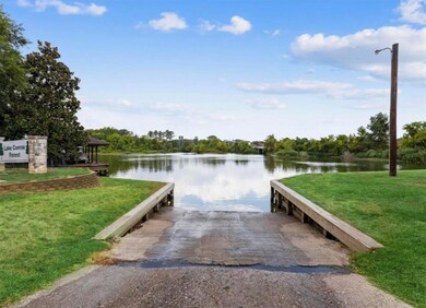 Easy access - Boat launch to Lake Conroe convenien