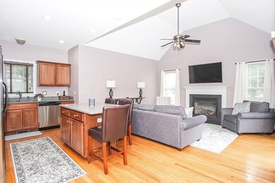 26 Daisy Ln unit 26, Raynham, MA 02767 - photo 2