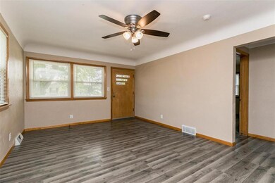 1114 11th St NW, Cedar Rapids, IA 52405 - photo 6