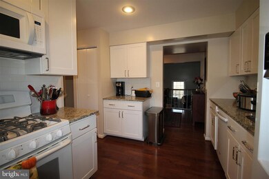 1970 Mayflower Dr, Woodbridge, VA 22192 - photo 6