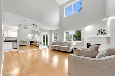 650 E Whispering Oaks Ct unit 2, Palatine, IL 60074 - photo 5