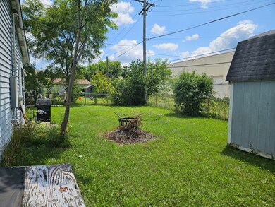 922 Berkley St, Carpentersville, IL 60110 - photo 7