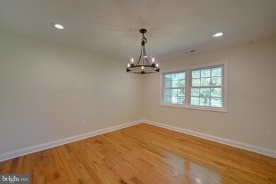 8002 Mckenstry Dr, Laurel, MD 20723 - photo 3