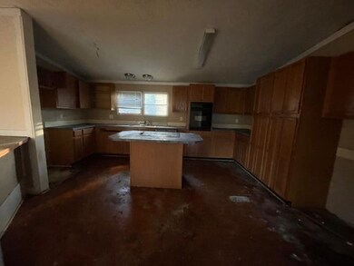 708 Edgewater Dr, Byron, GA 31008 - photo 2