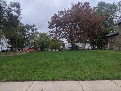 912 W Marion St, Elkhart, IN 46516 - photo 2