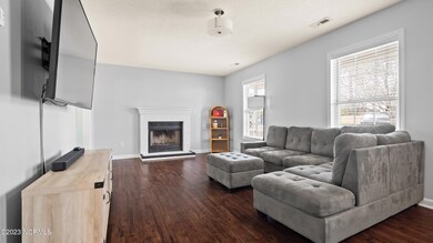 129 Suffolk Cir, Jacksonville, NC 28546 - photo 7