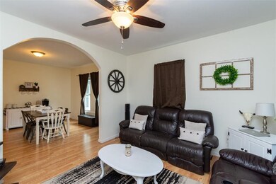 517 9th St SW, Cedar Rapids, IA 52404 - photo 5