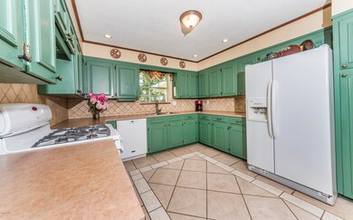 Kitchen 1